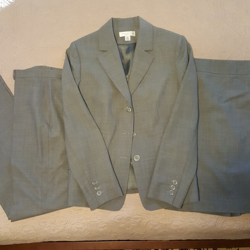 Casual Corner Gray Two-Piece Skirt Suit